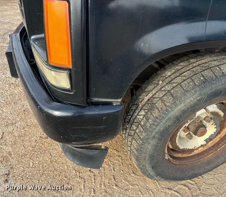 image for item EE7577 1992 Chevrolet  C1500 pickup truck