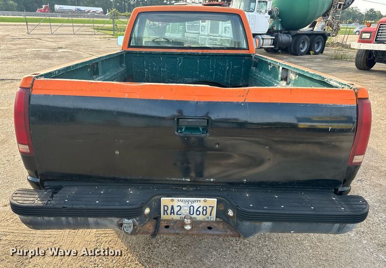 image for item EE7577 1992 Chevrolet  C1500 pickup truck