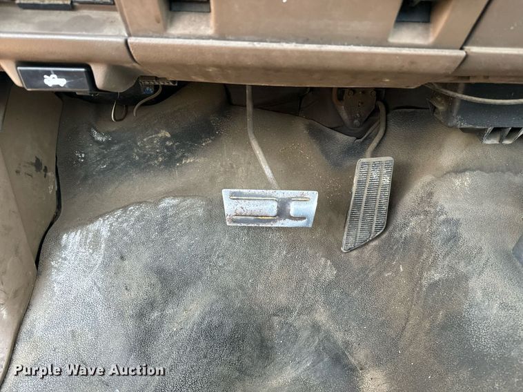 image for item EE7577 1992 Chevrolet  C1500 pickup truck