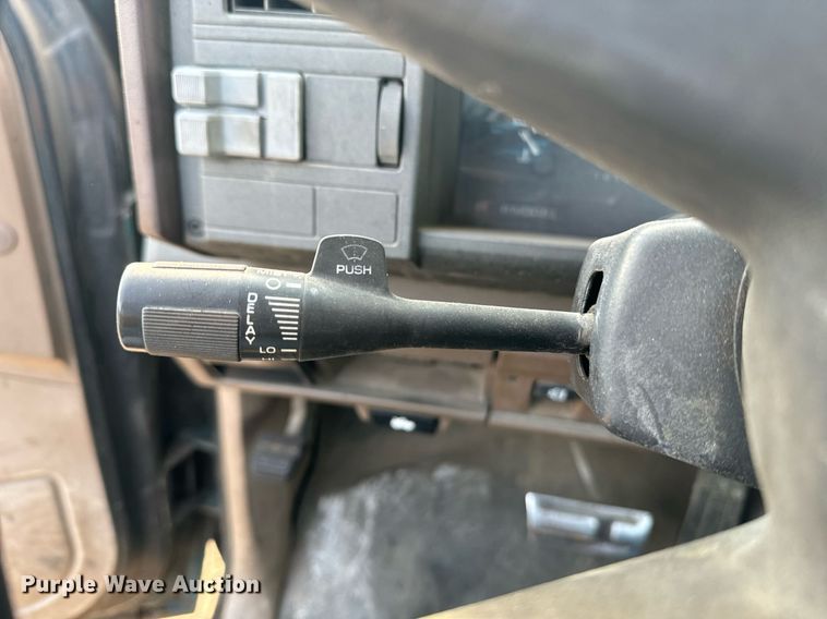 image for item EE7577 1992 Chevrolet  C1500 pickup truck