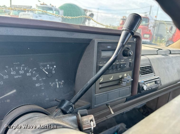 image for item EE7577 1992 Chevrolet  C1500 pickup truck