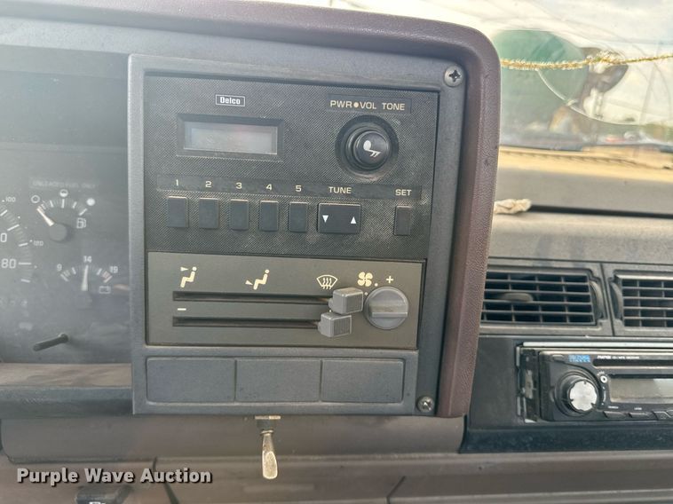 image for item EE7577 1992 Chevrolet  C1500 pickup truck