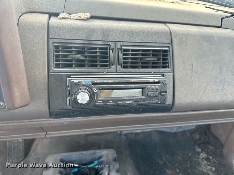 image for item EE7577 1992 Chevrolet  C1500 pickup truck