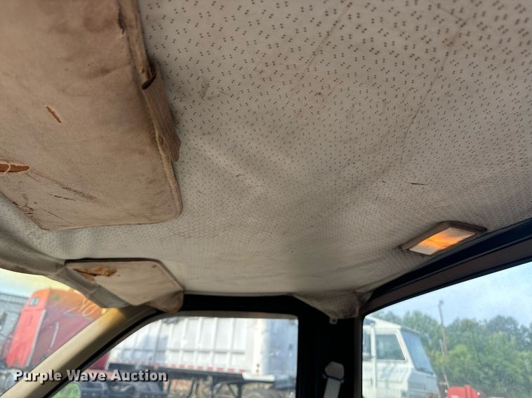 image for item EE7577 1992 Chevrolet  C1500 pickup truck