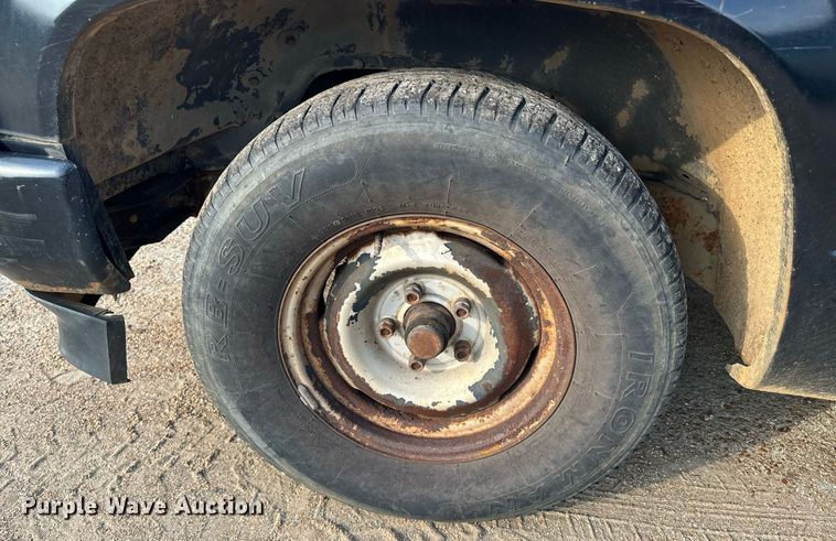 image for item EE7577 1992 Chevrolet  C1500 pickup truck