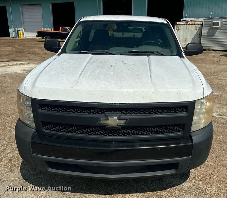 image for item EE7579 2007 Chevrolet Silverado 1500 pickup truck