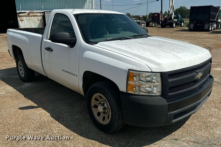 image for item EE7579 2007 Chevrolet Silverado 1500 pickup truck