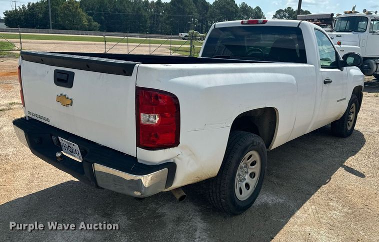 image for item EE7579 2007 Chevrolet Silverado 1500 pickup truck