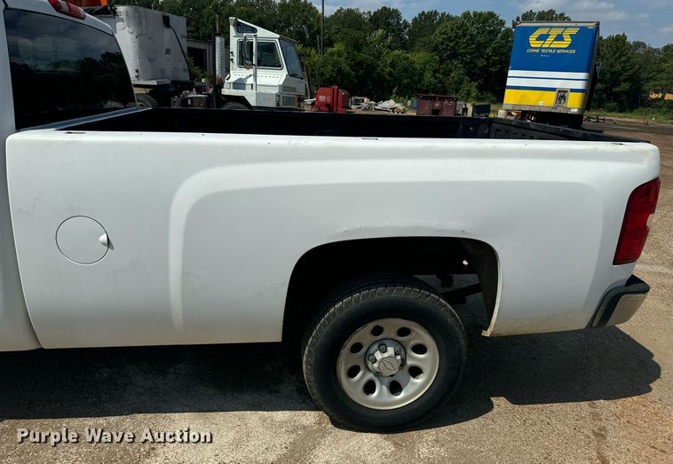 image for item EE7579 2007 Chevrolet Silverado 1500 pickup truck