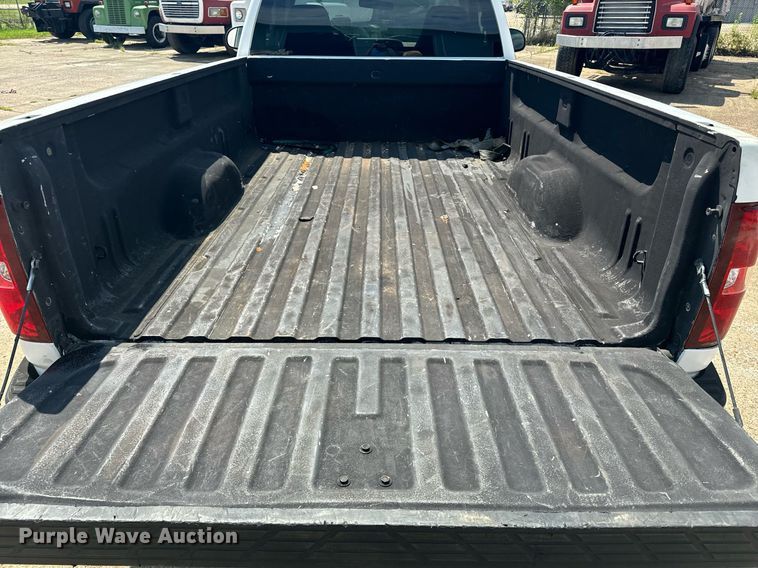 image for item EE7579 2007 Chevrolet Silverado 1500 pickup truck