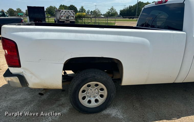 image for item EE7579 2007 Chevrolet Silverado 1500 pickup truck