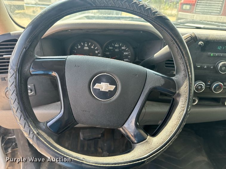 image for item EE7579 2007 Chevrolet Silverado 1500 pickup truck