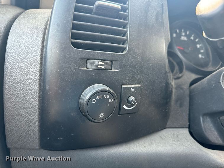 image for item EE7579 2007 Chevrolet Silverado 1500 pickup truck