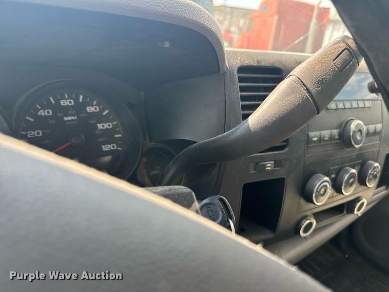 image for item EE7579 2007 Chevrolet Silverado 1500 pickup truck