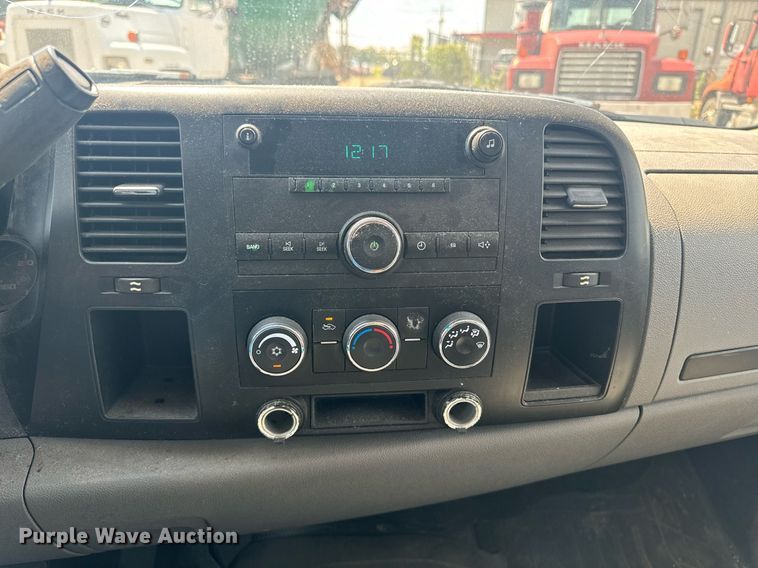 image for item EE7579 2007 Chevrolet Silverado 1500 pickup truck