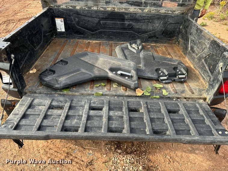 image for item EE7677 2014 Yamaha  Viking utility vehicle