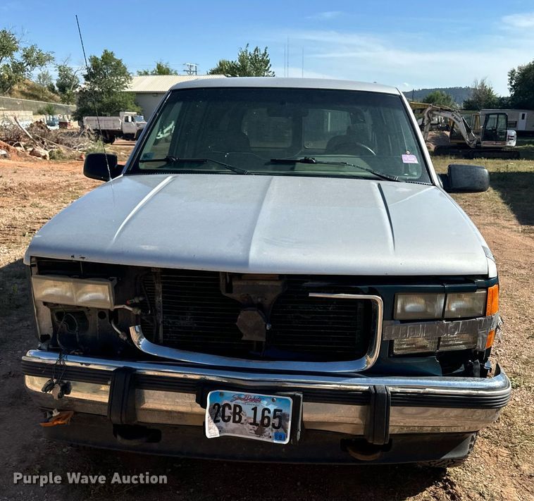 image for item EE7712 1994 GMC Suburban K1500 SUV