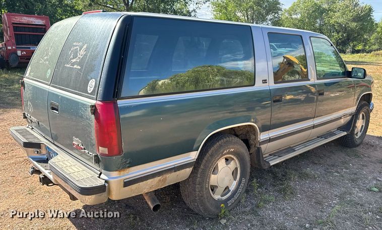 image for item EE7712 1994 GMC Suburban K1500 SUV