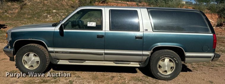 image for item EE7712 1994 GMC Suburban K1500 SUV