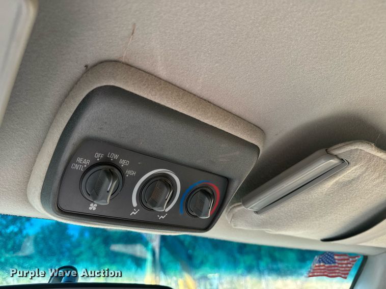 image for item EE7712 1994 GMC Suburban K1500 SUV