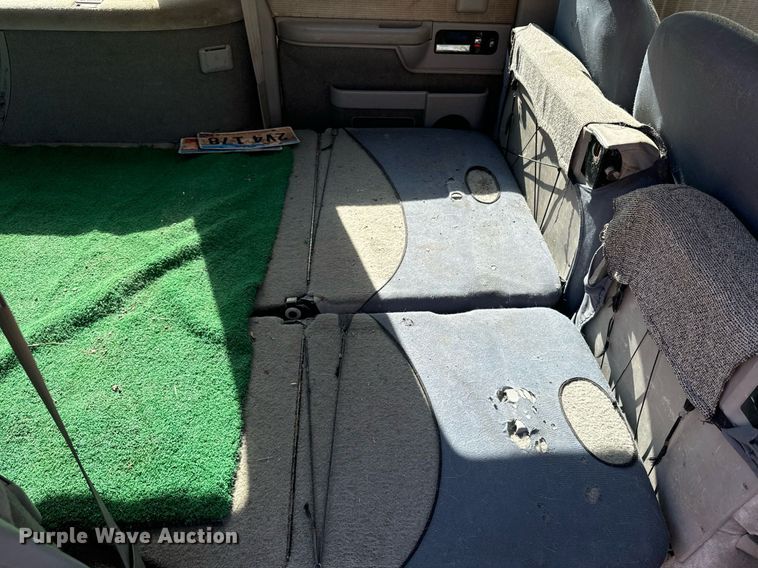 image for item EE7712 1994 GMC Suburban K1500 SUV