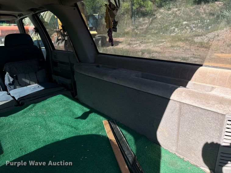 image for item EE7712 1994 GMC Suburban K1500 SUV