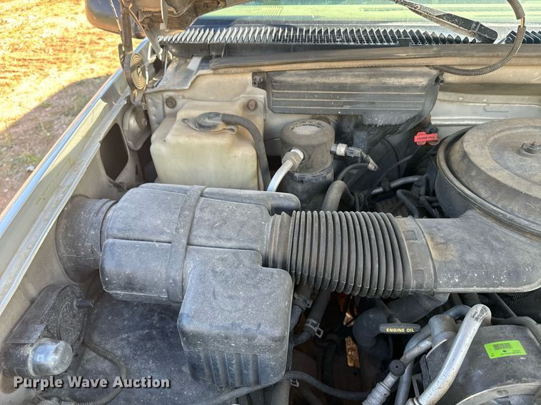 image for item EE7712 1994 GMC Suburban K1500 SUV