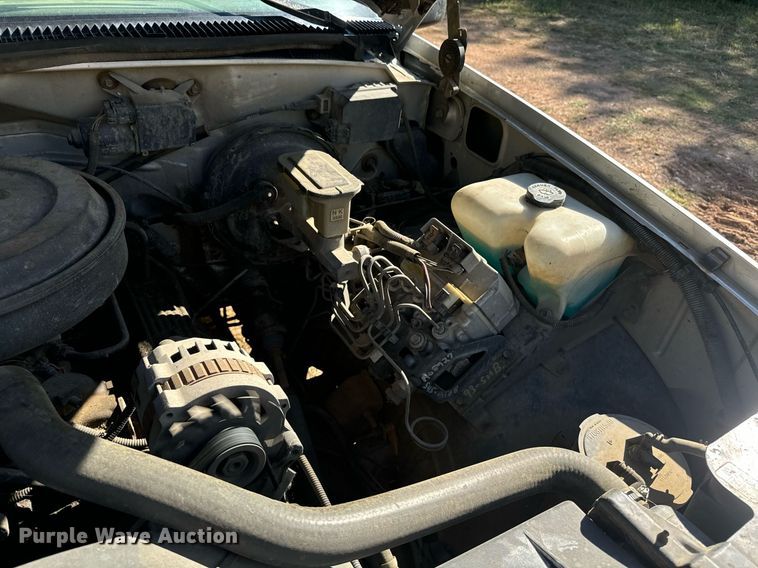 image for item EE7712 1994 GMC Suburban K1500 SUV