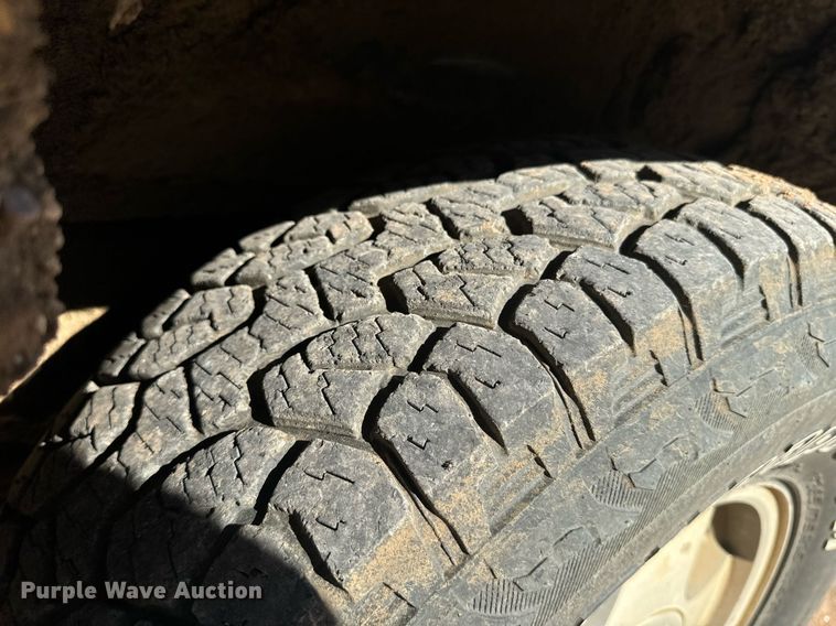 image for item EE7712 1994 GMC Suburban K1500 SUV