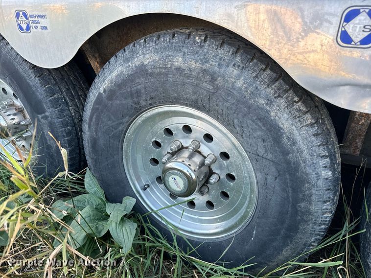 image for item EE7741 2004 Pace American enclosed cargo trailer