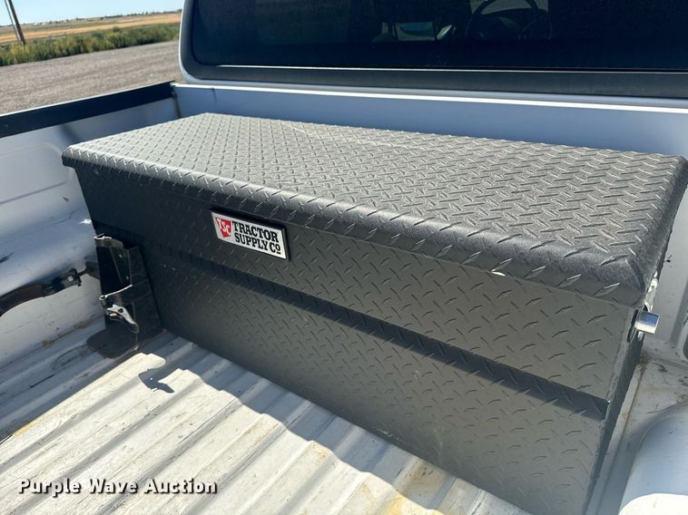 image for item EE7751 2001 Ford F150 XLT SuperCrew pickup truck