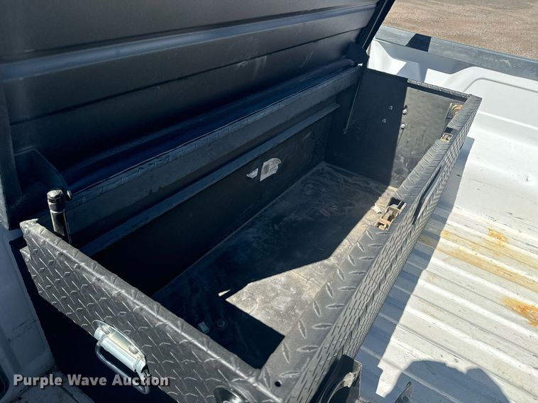 image for item EE7751 2001 Ford F150 XLT SuperCrew pickup truck