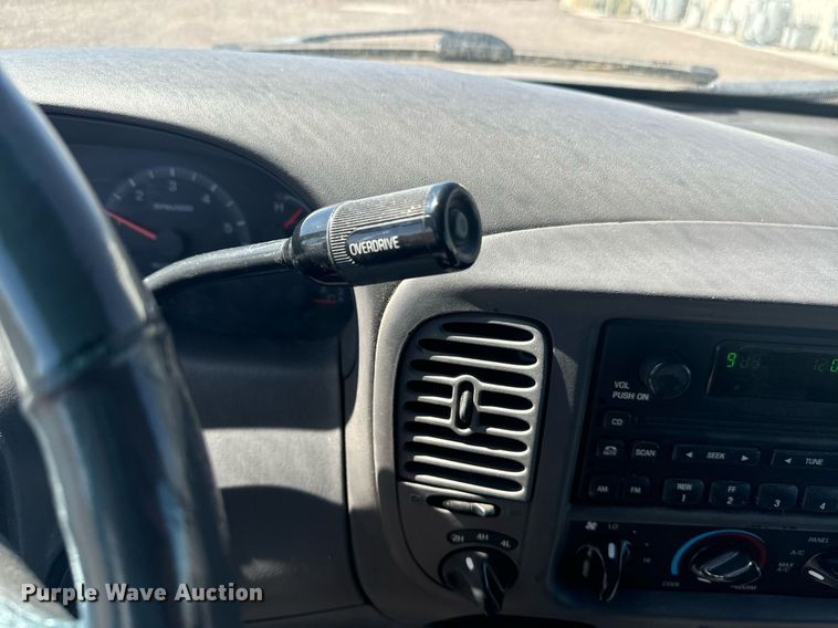 image for item EE7751 2001 Ford F150 XLT SuperCrew pickup truck