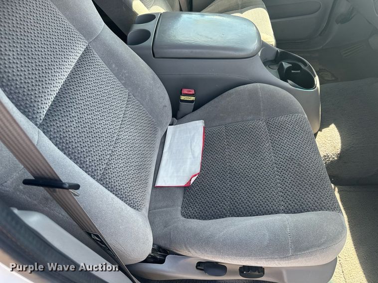 image for item EE7751 2001 Ford F150 XLT SuperCrew pickup truck