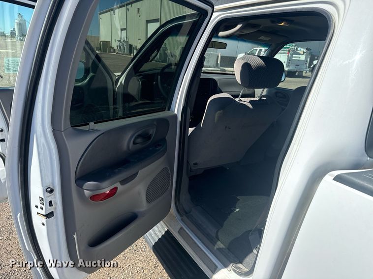 image for item EE7751 2001 Ford F150 XLT SuperCrew pickup truck