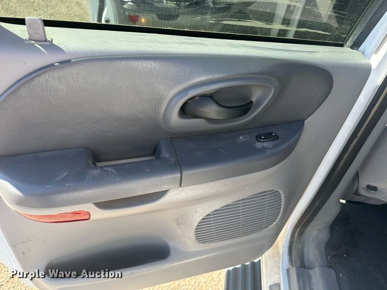 image for item EE7751 2001 Ford F150 XLT SuperCrew pickup truck