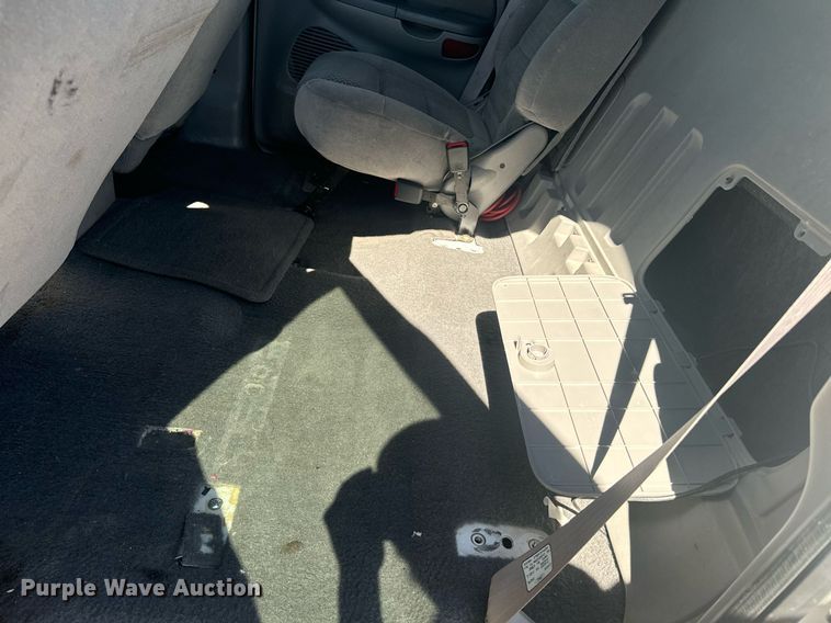 image for item EE7751 2001 Ford F150 XLT SuperCrew pickup truck