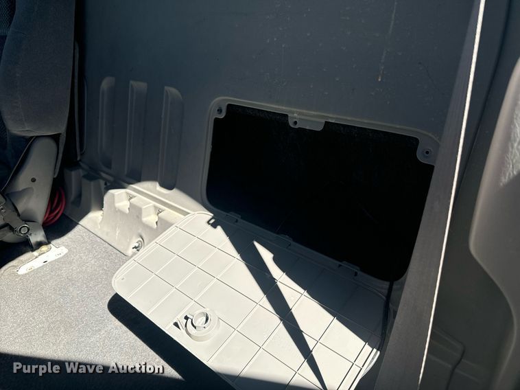 image for item EE7751 2001 Ford F150 XLT SuperCrew pickup truck