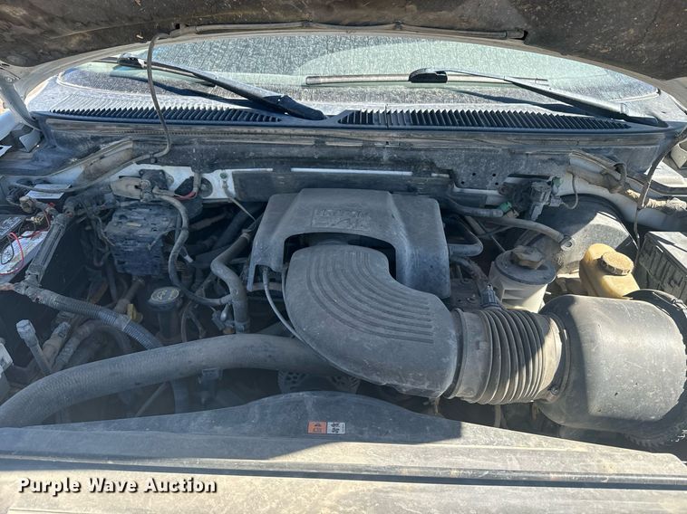 image for item EE7751 2001 Ford F150 XLT SuperCrew pickup truck