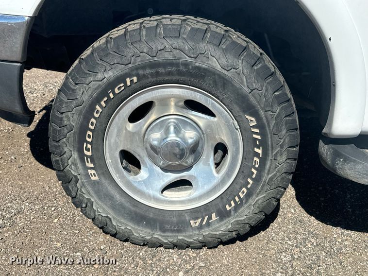 image for item EE7751 2001 Ford F150 XLT SuperCrew pickup truck