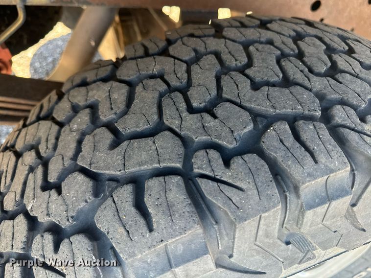 image for item EE7751 2001 Ford F150 XLT SuperCrew pickup truck