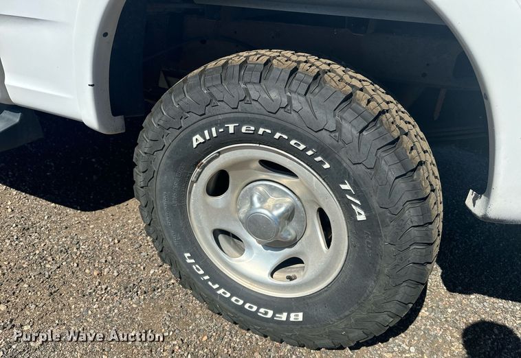 image for item EE7751 2001 Ford F150 XLT SuperCrew pickup truck