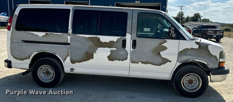 image for item EE7757 2009 Chevrolet  Express 3500 van