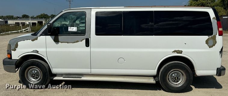image for item EE7757 2009 Chevrolet  Express 3500 van