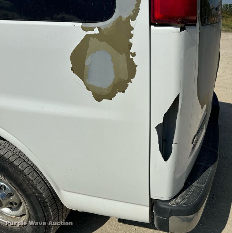 image for item EE7757 2009 Chevrolet  Express 3500 van