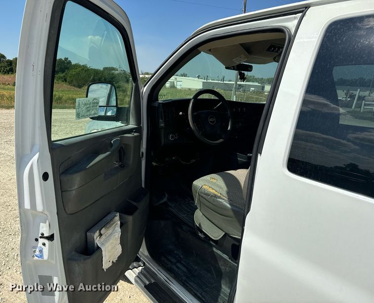 image for item EE7757 2009 Chevrolet  Express 3500 van