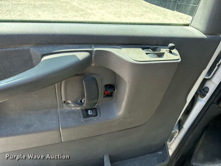 image for item EE7757 2009 Chevrolet  Express 3500 van