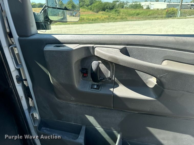 image for item EE7757 2009 Chevrolet  Express 3500 van