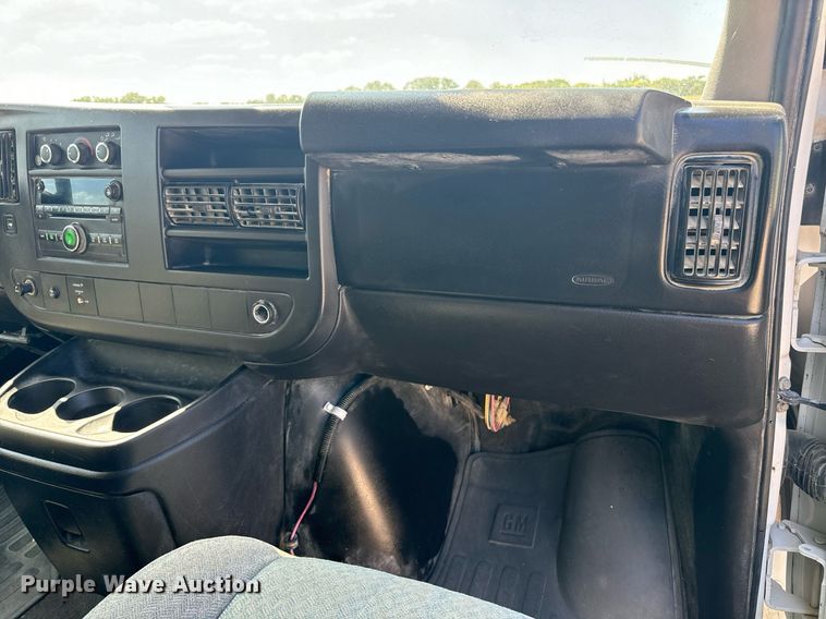 image for item EE7757 2009 Chevrolet  Express 3500 van