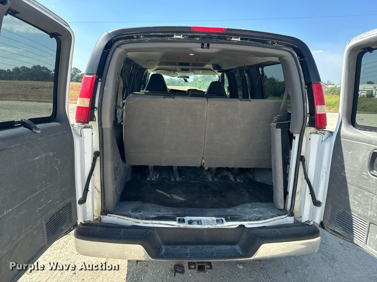 image for item EE7757 2009 Chevrolet  Express 3500 van